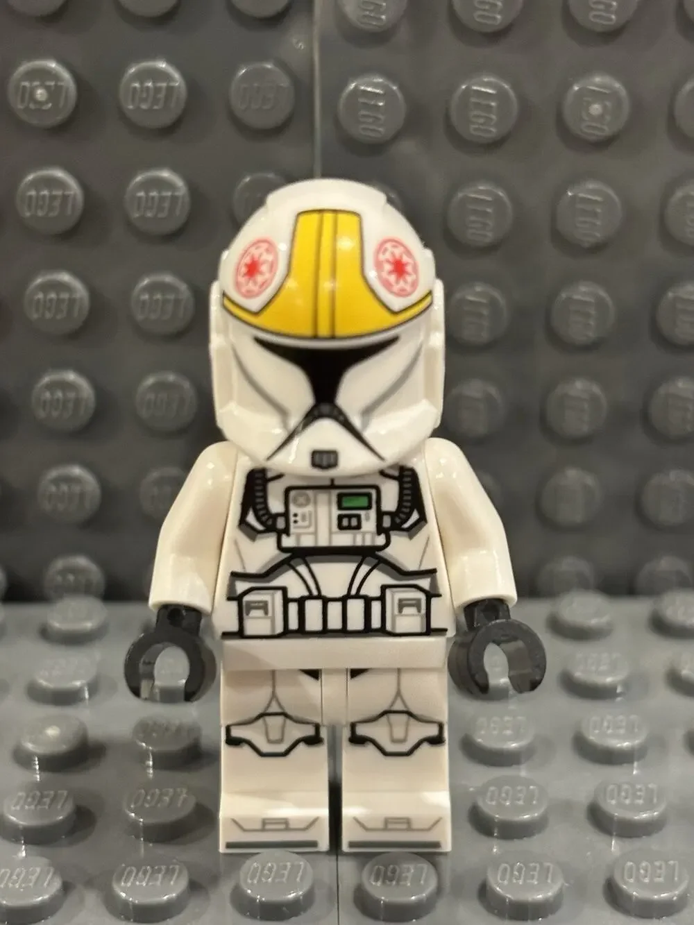 Lego Clone Trooper Pilot (Phase 1) Minifigure #sw1425 Yellow Marking Nougat Head